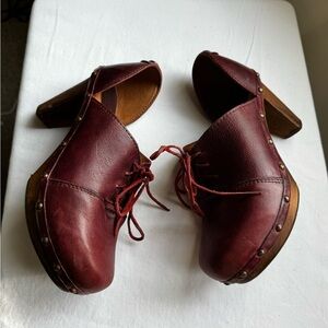 Sanita Theodora Nubuck Leather Clog Studded
Wood platform 3" Heel size (38) 7